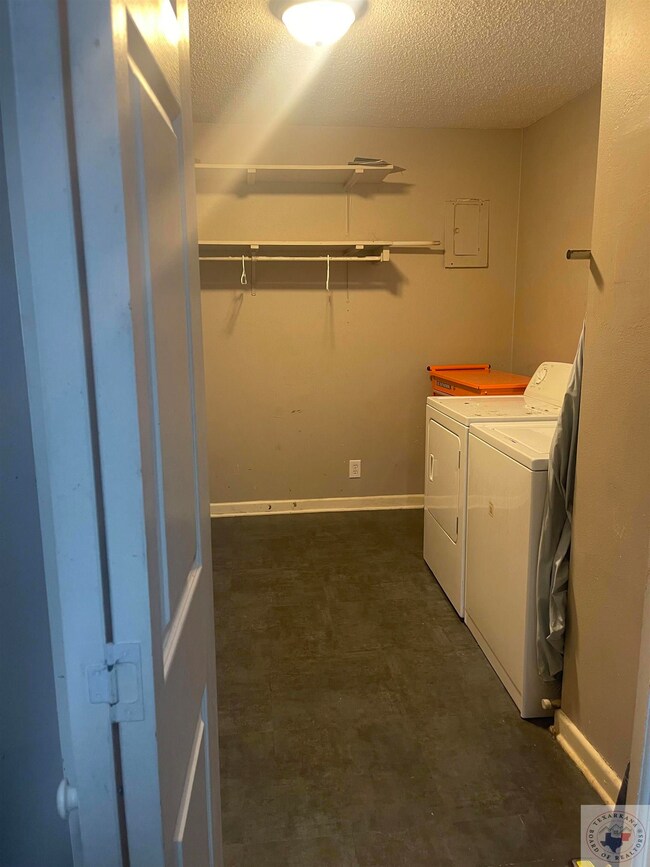 8 N Pinewood Dr, Texarkana, TX 75501 - photo 5