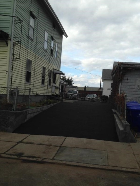 7 Barnes St, Pawtucket, RI 02860 - photo 4