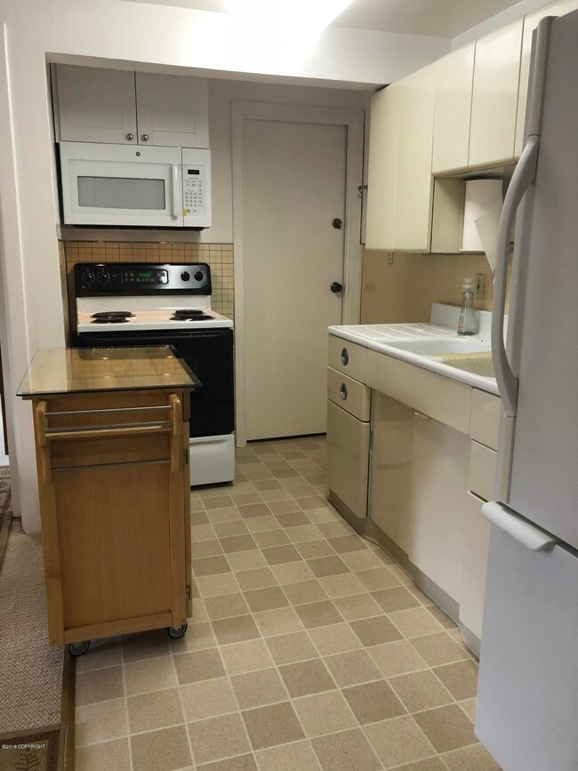 501 W 21st Ave unit 3, Anchorage, AK 99503 - photo 4