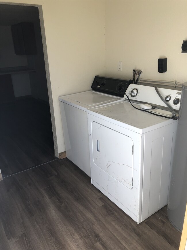 1063 Columbus St, Wabash, IN 46992 - photo 5