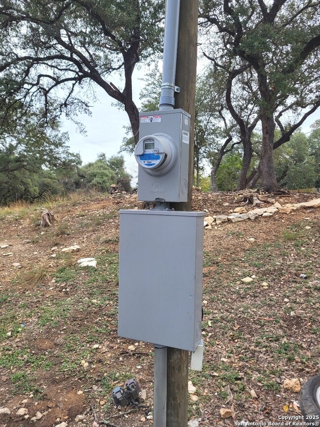 712 La Cresta Dr, Canyon Lake, TX 78133 - photo 4