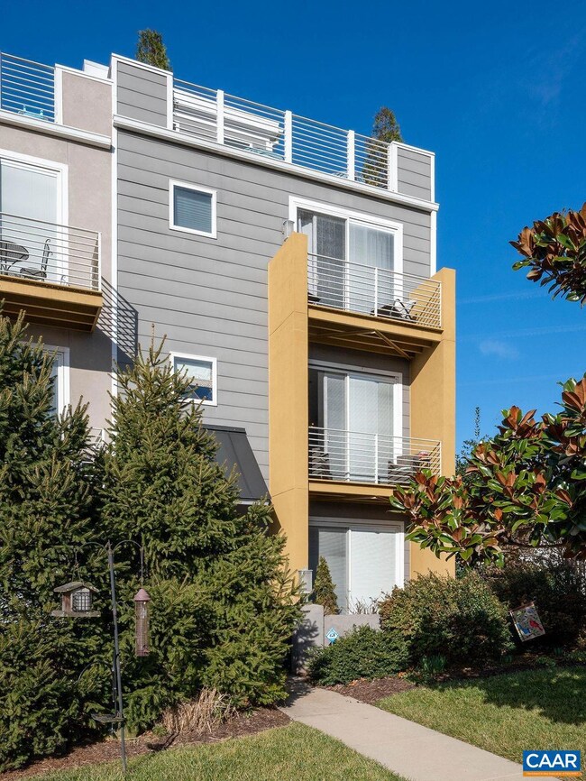 613 Lochlyn Hill Dr, Charlottesville, VA 22901 - photo 3