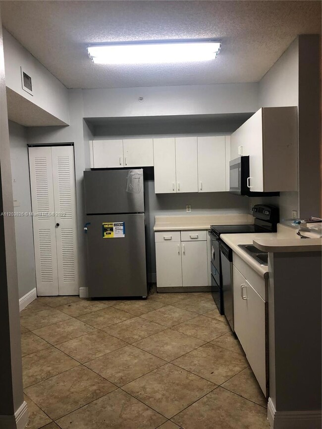 unlisted-address, Davie, FL 33314 - photo 3