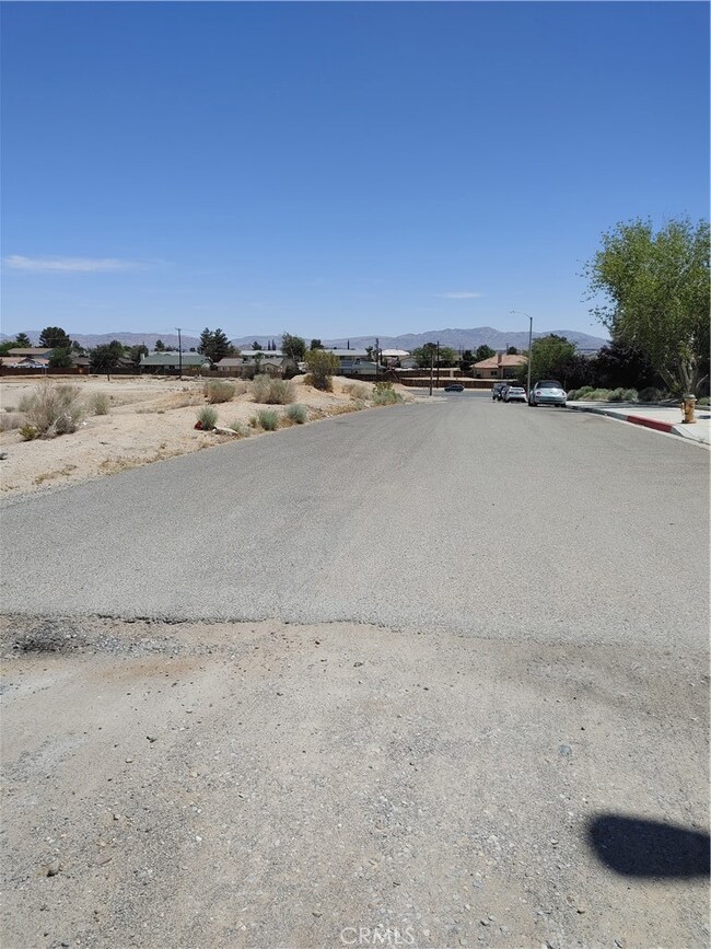 16742 Sunset Dr, Victorville, CA 92395 - photo 5