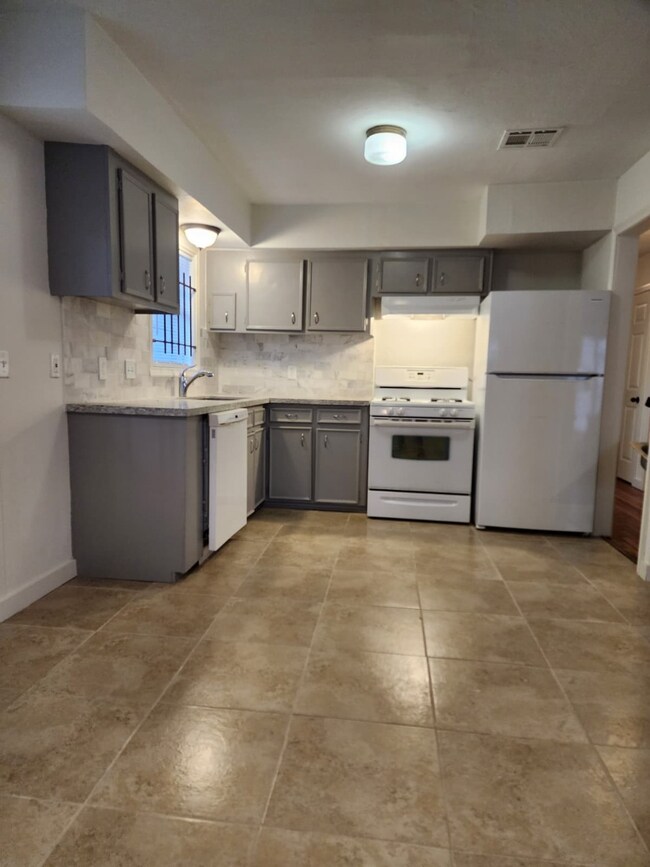 5309 Ricky St, Houston, TX 77033 - photo 5