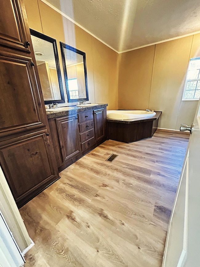 2227 master bath 4