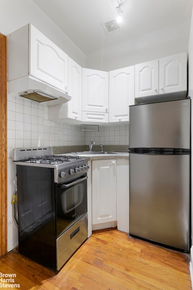 394 15th St unit 2RF, Brooklyn, NY 11215 - photo 5