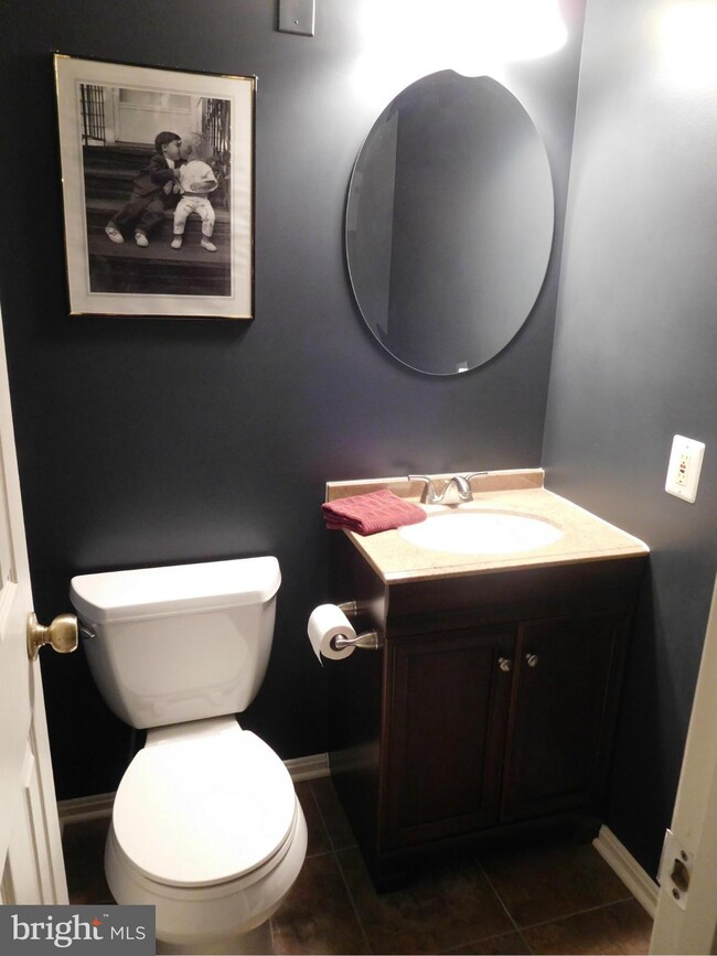 4043 Chetham Way unit 18, Woodbridge, VA 22192 - photo 3