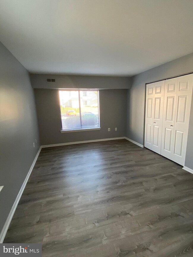 9574 Jayhawk Terrace unit 104, Manassas, VA 20110 - photo 5