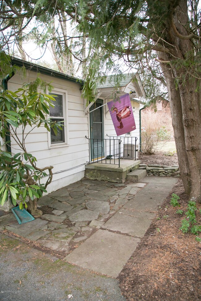 5910 Pennsylvania 191, Cresco, PA 18326 - photo 2