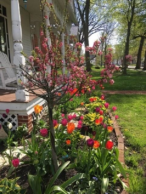 686 W Hill St, Wabash, IN 46992 - photo 2