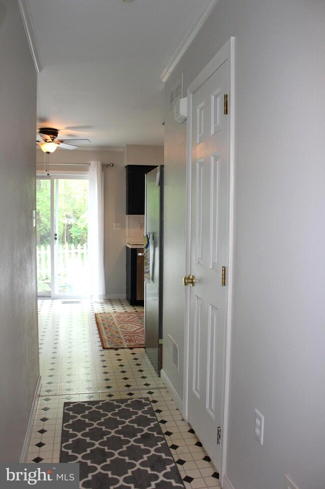 39 Wheat Ct, Shepherdstown, WV 25443 - photo 7