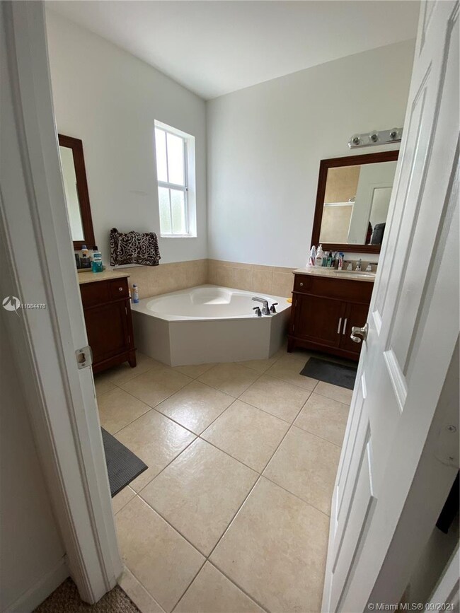 10716 NW 75th Terrace, Medley, FL 33178 - photo 6