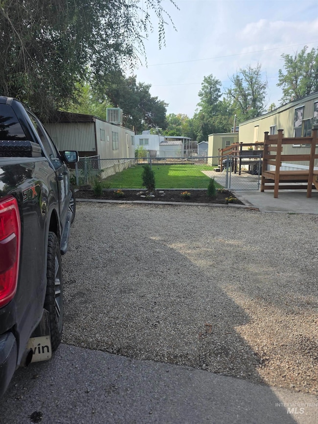 415 E 44th St unit 12, Garden City, ID 83714 - photo 2