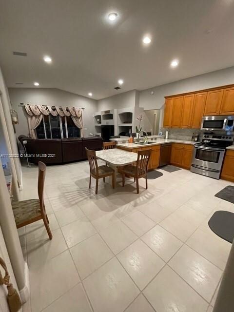 unlisted-address, Davie, FL 33324 - photo 3