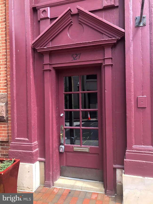 527 N Charles St unit 3, Baltimore, MD 21201 - photo 2
