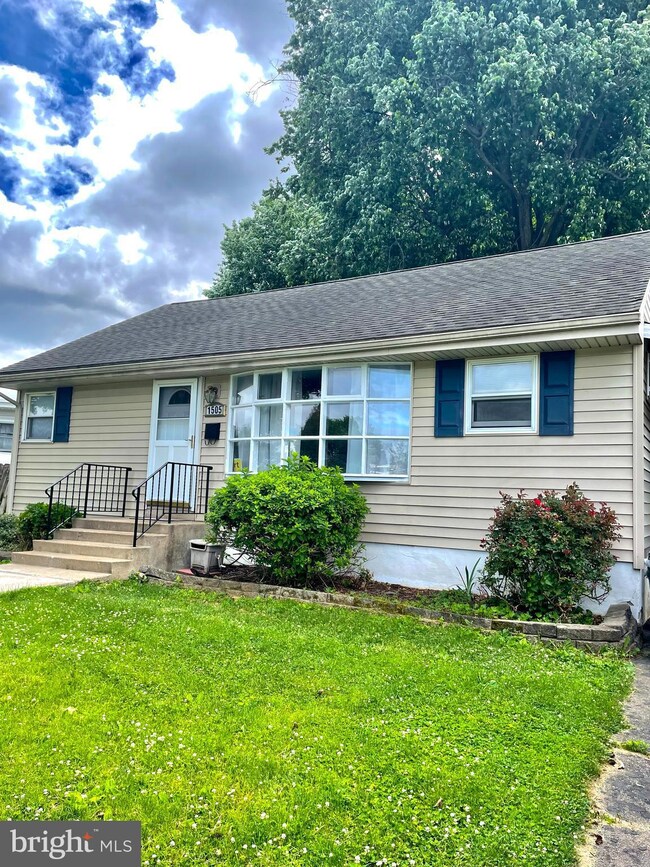 1505 Crestwood Rd, Bethlehem, PA 18018 - photo 2