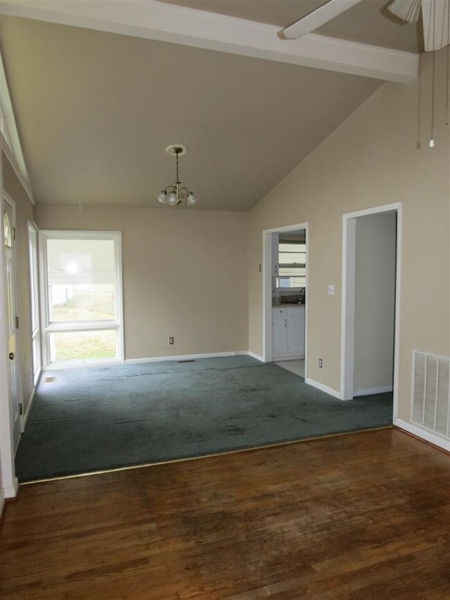 107 Gary Ct, Jacksonville, NC 28546 - photo 3