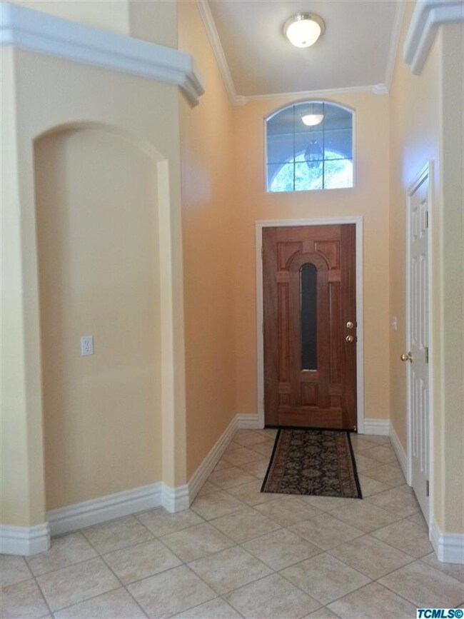 Attractive entrance, including custom cr