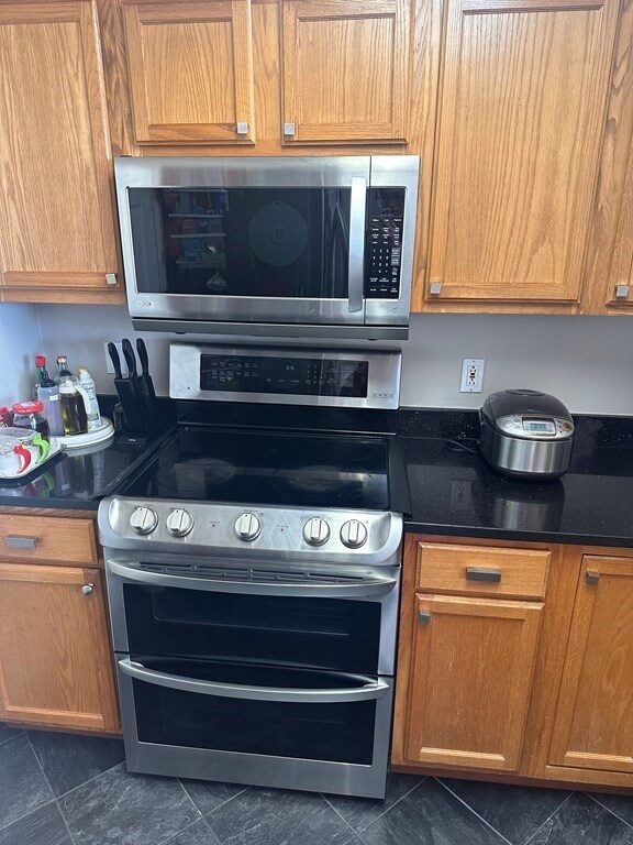 Glass Factory Condominiums unit 716, Cambridge, MA 02141 - photo 7