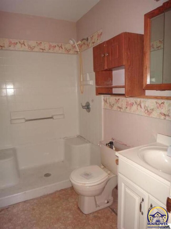 3636 SW Clare Ave, Topeka, KS 66611 - photo 3