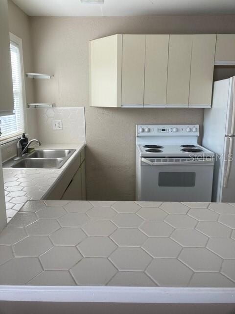 APT A Kitchen