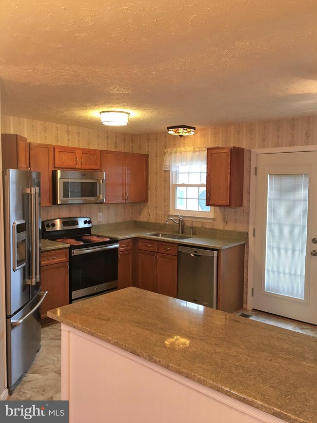 7964 Calvary Ct unit 136, Manassas, VA 20109 - photo 4