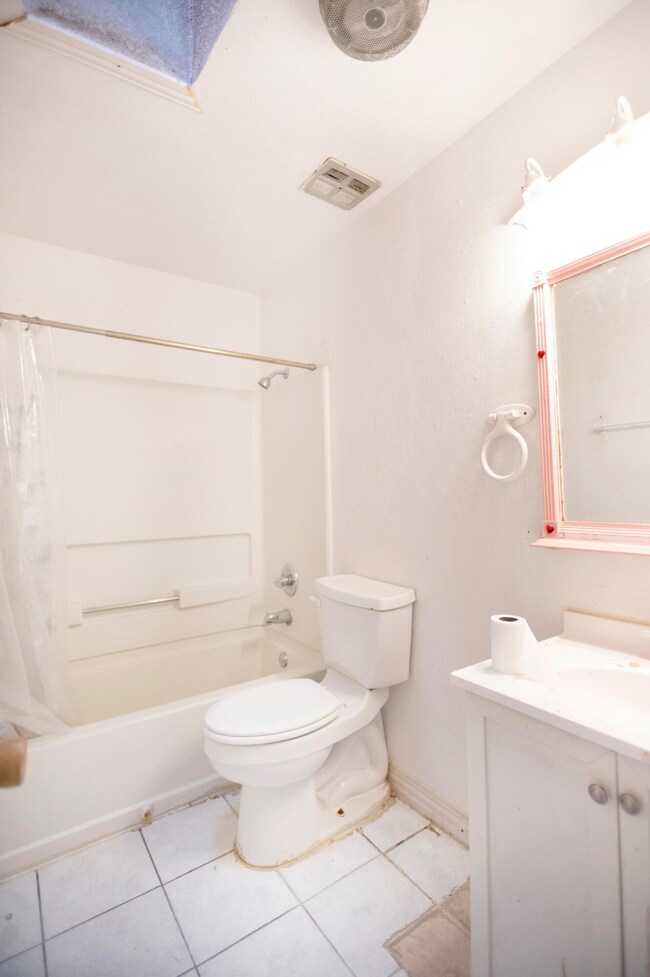 300 Yolanda Dr, El Paso, TX 79915 - photo 7