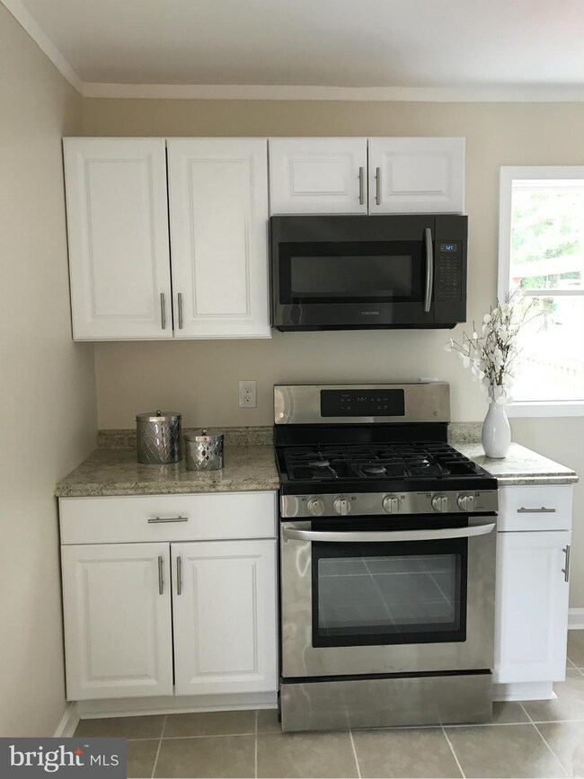 155 Polk Dr, Manassas Park, VA 20111 - photo 4