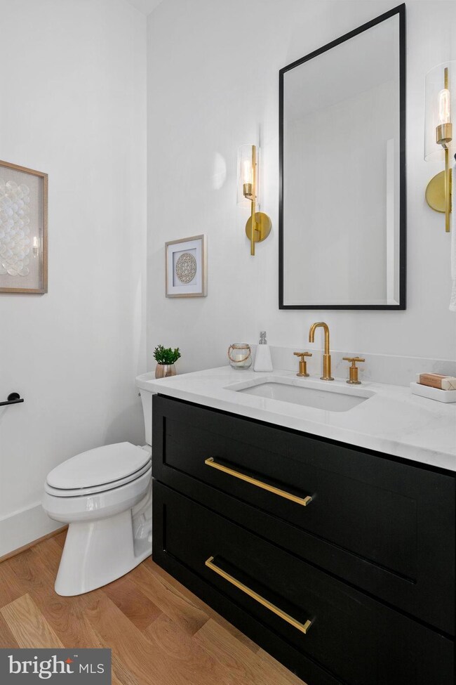 7210 Thrasher Rd, McLean, VA 22101 - photo 6