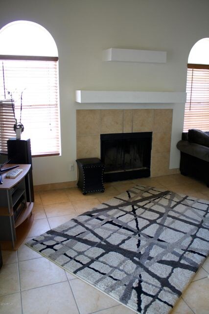 7_fireplace_IMG_1505
