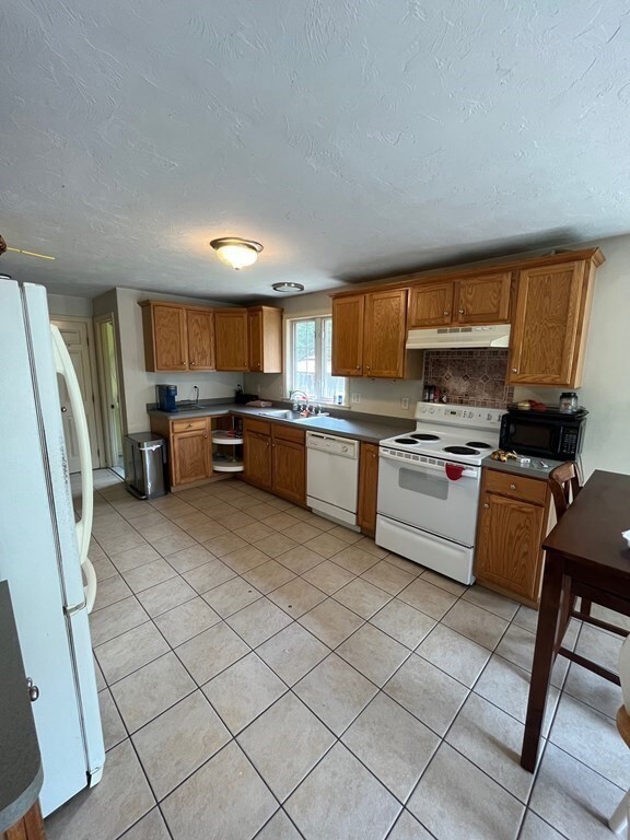 4 B Rolling Mill Rd unit B, Wareham, MA 02576 - photo 2