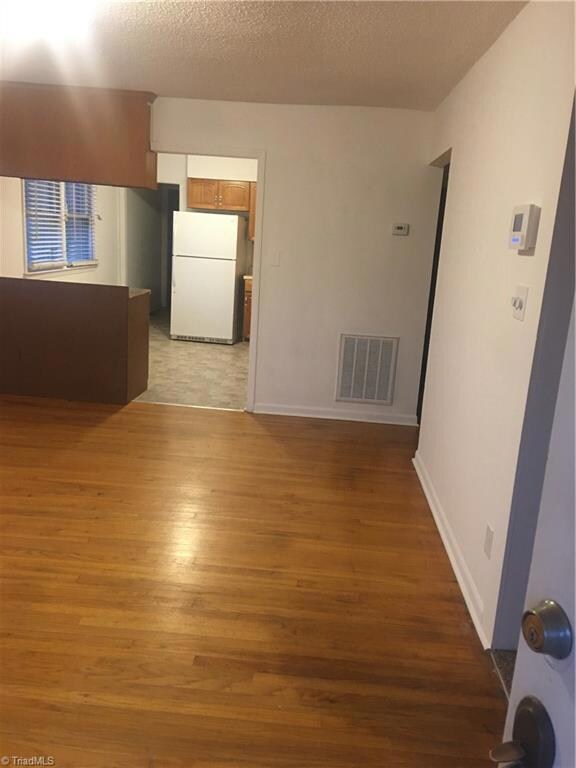 1314 W Meadowview Rd, Greensboro, NC 27403 - photo 5