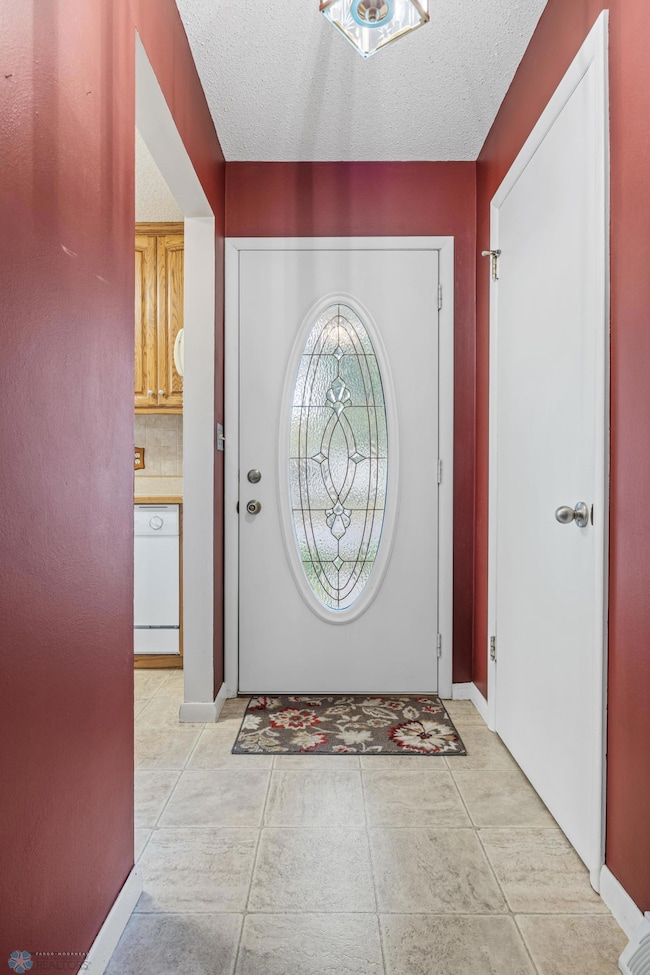 315 Cedar Ln, West Fargo, ND 58078 - photo 4