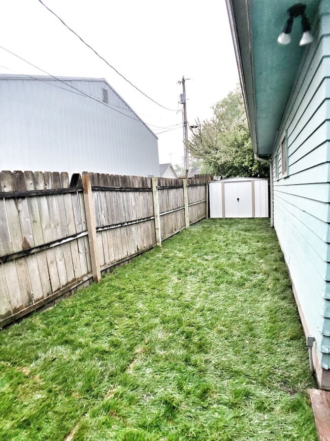 1 W Meredith St, Frankfort, IN 46041 - photo 3