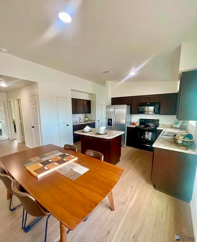 7958 E 46th Place, Yuma, AZ 85365 - photo 4