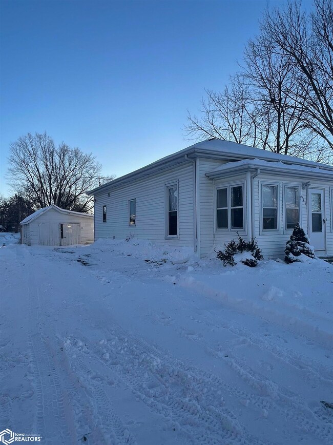613 S Fillmore St, Osceola, IA 50213 - photo 2