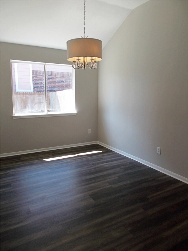 4505 Fox Run St, Pearland, TX 77584 - photo 6