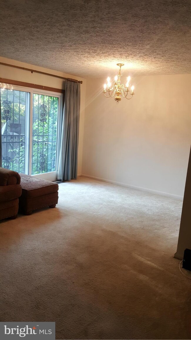 2110 N Anvil Ln, Temple Hills, MD 20748 - photo 3