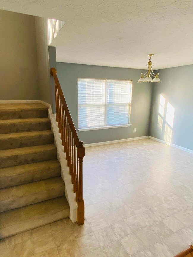 107 Robert M Green Blvd, Frankfort, KY 40601 - photo 4