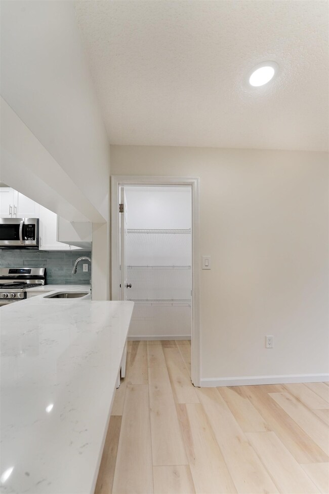 26 Cedar St unit 18B, Jersey City, NJ 07305 - photo 4