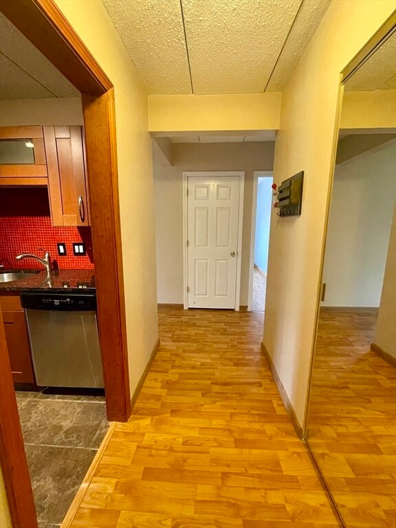 Totten Pond Village unit 48A, Waltham, MA 02451 - photo 4