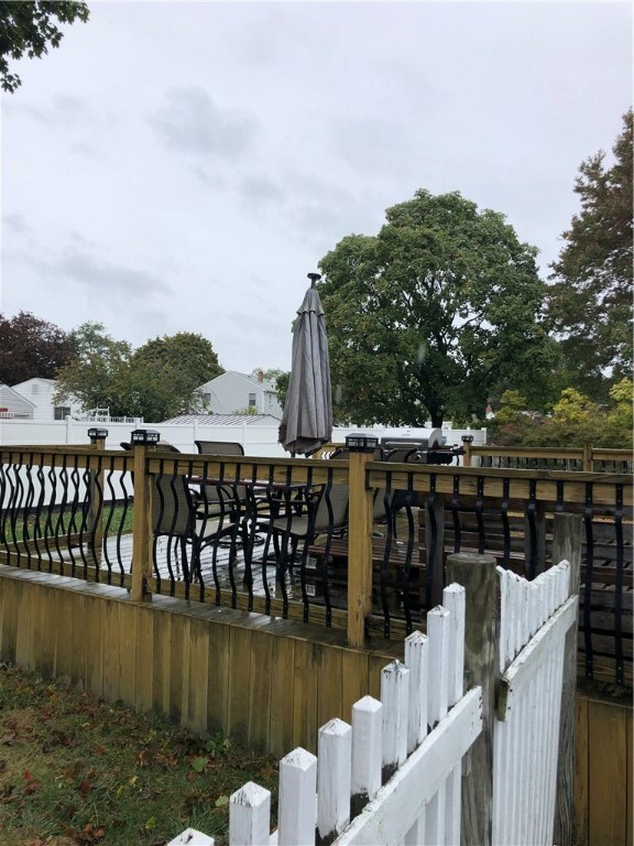 191 Vineyard Rd, Warwick, RI 02889 - photo 4