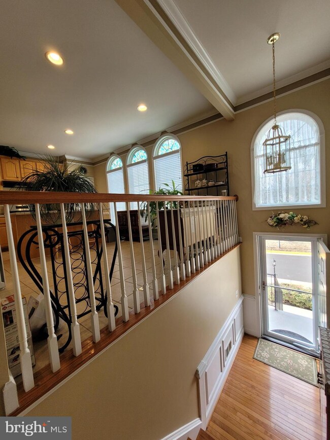 8195 Laurel Crossing Ln, Lorton, VA 22079 - photo 4