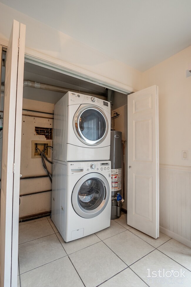 1664 Shamrock Ct unit 20, Aurora, IL 60505 - photo 4