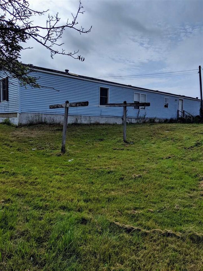 458 Old Stage Rd, Wakefield, NH 03872 - photo 3