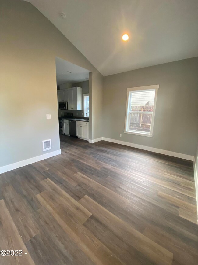 628 SE Port Ave, Lincoln City, OR 97367 - photo 5