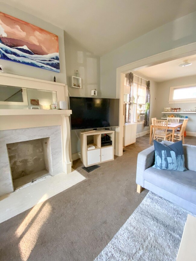 82 E Welch Ave, Columbus, OH 43207 - photo 3