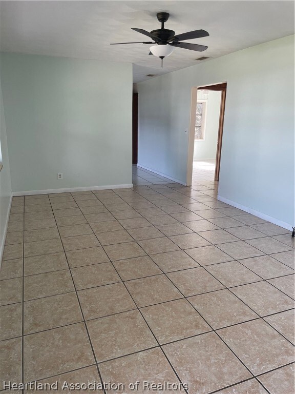 338 E Hibiscus St, Lake Placid, FL 33852 - photo 2