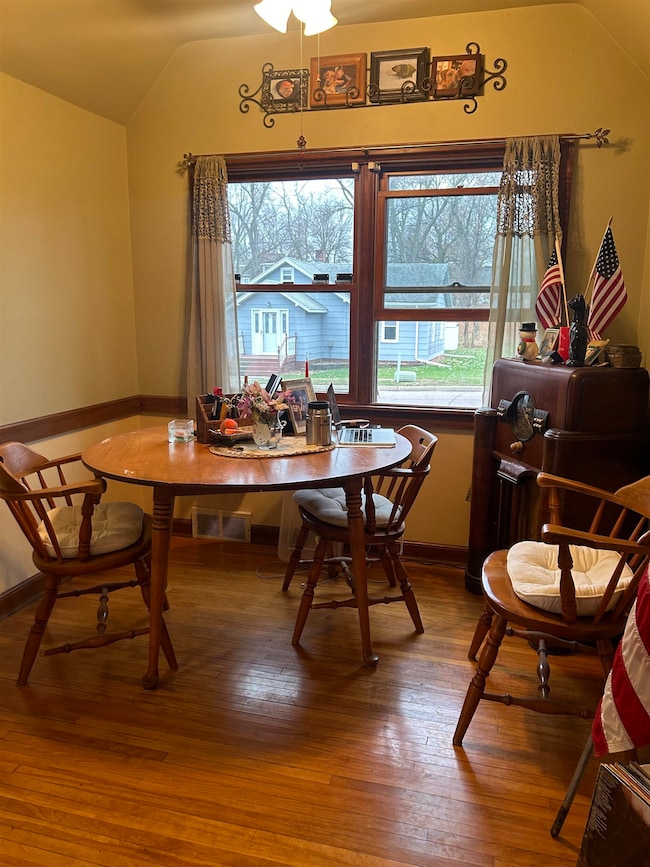 115 W 1st Ave S, Estherville, IA 51334 - photo 4